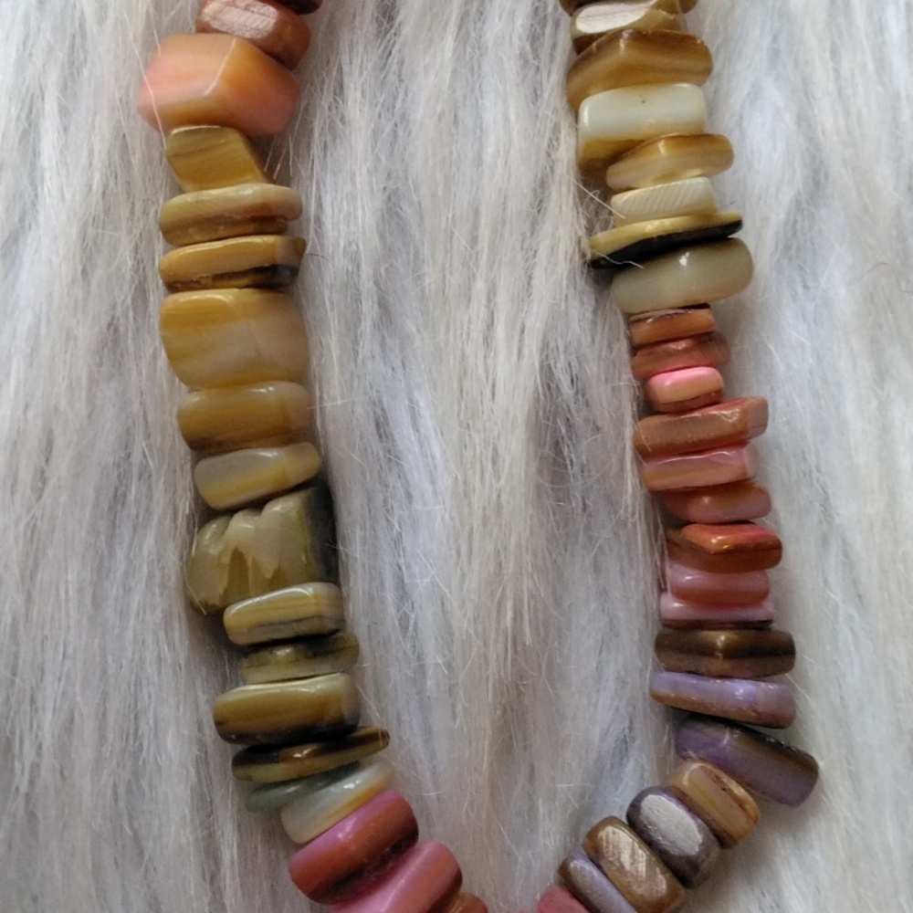 Multicolor Shell Choker Necklace - image 3